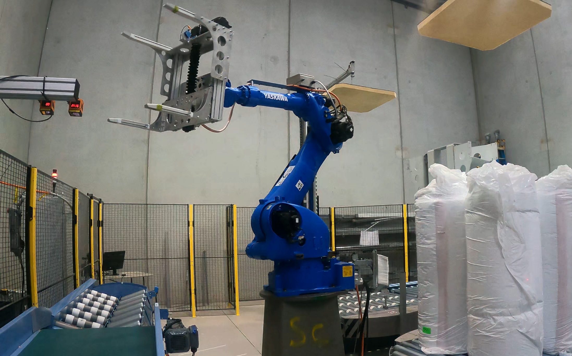 Automated Robot & Stretch Wrapper Machine